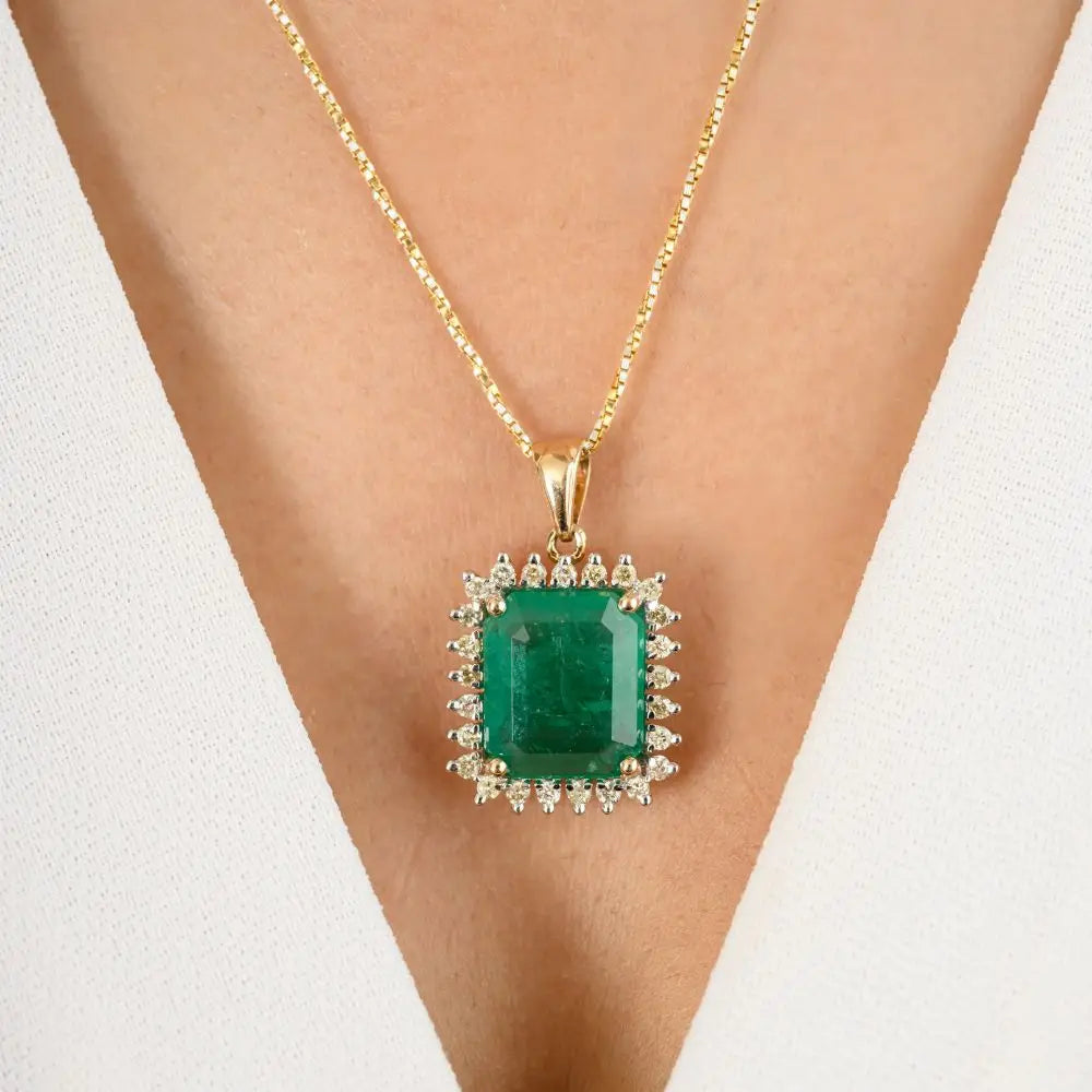 High-Quality Natural Emerald & Diamond 18k Yellow Gold Pendant