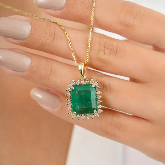 High-Quality Natural Emerald & Diamond 18k Yellow Gold Pendant