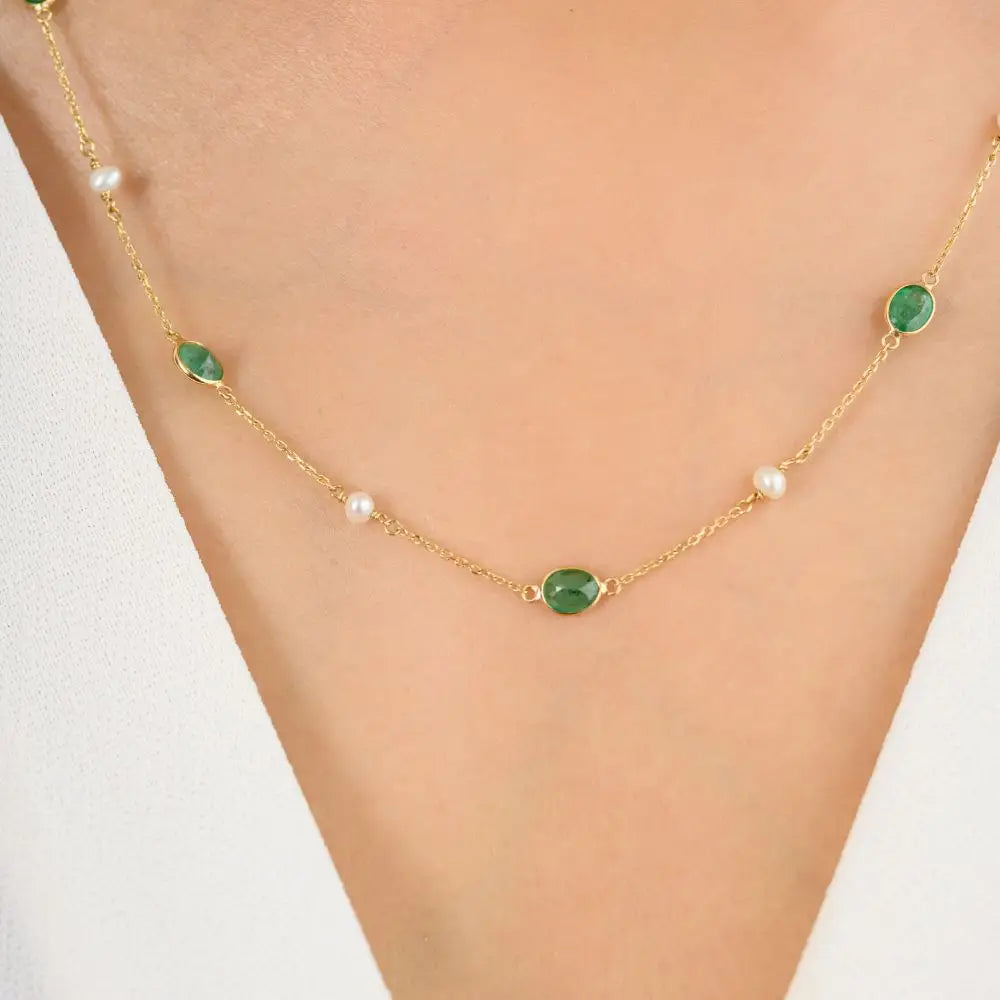 Stunning Emerald & Pearl Chain Necklace in 18k Solid Yellow Gold