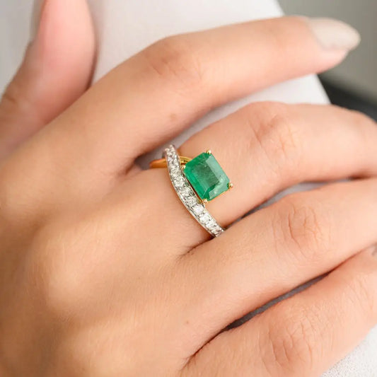 Top Quality Elegant Natural Octagon Cut Emerald & Diamond Wedding Ring for Women