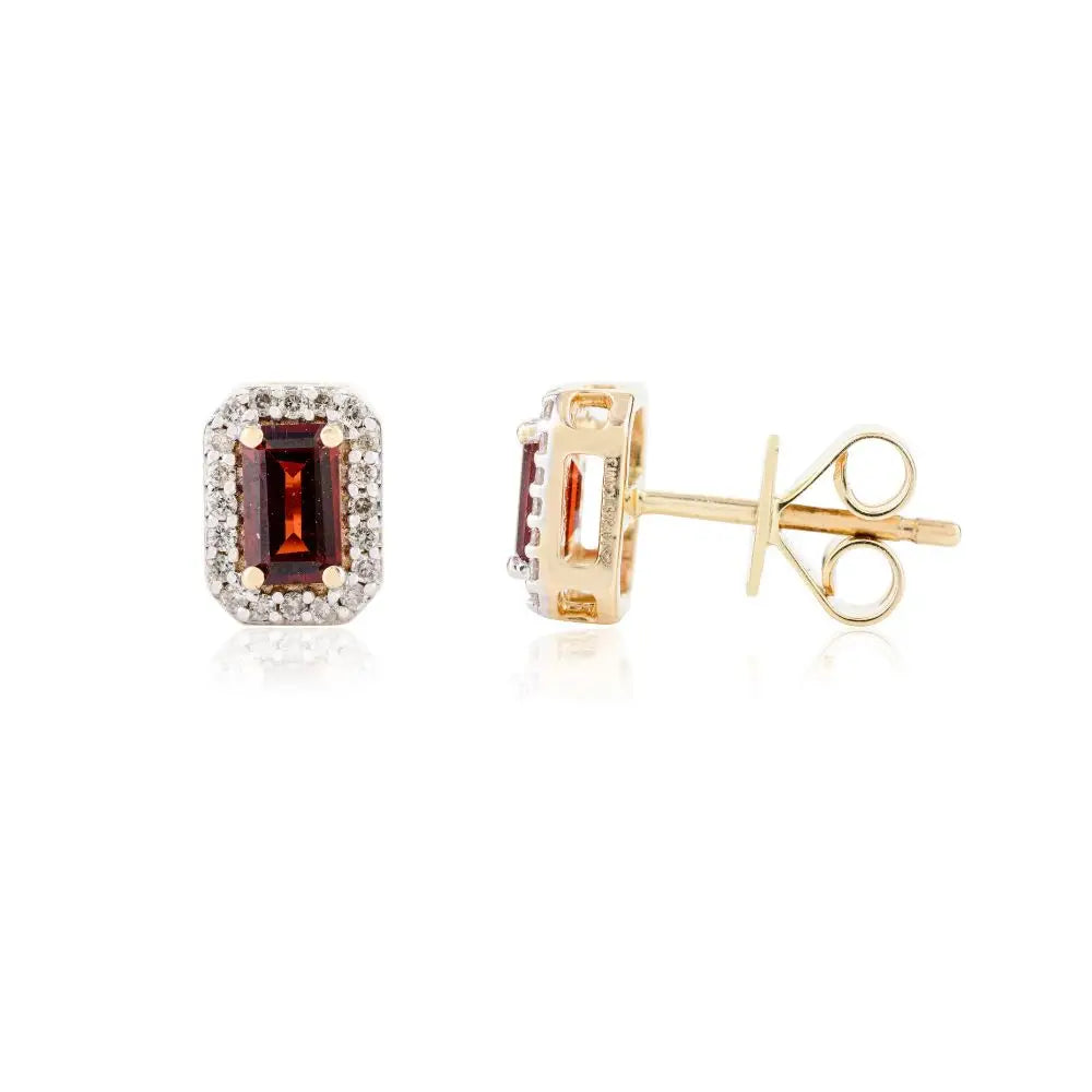 Classic Design Natural Garnet & Diamond Stud Earrings in 14k Yellow Gold