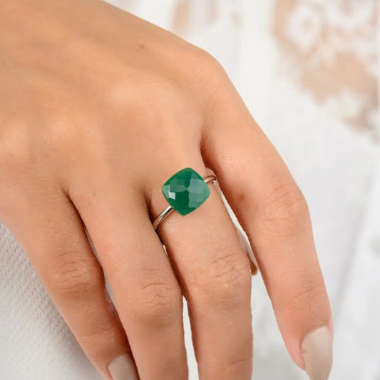 High Quality Natural Green Onyx Single Stone Ring in 14k White Gold