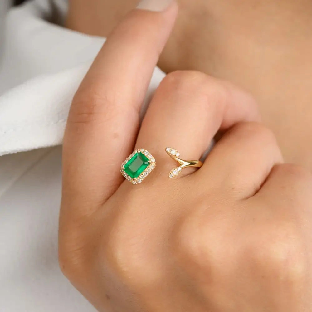 High Quality Natural Emerald and Diamond Modern Open Ring for Her