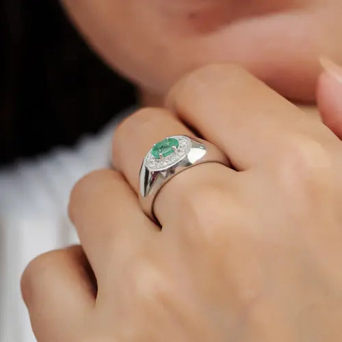 S925 Silver Beautiful Natural Oval Emerald Halo Diamonds Dome Ring For Women's Party Wear