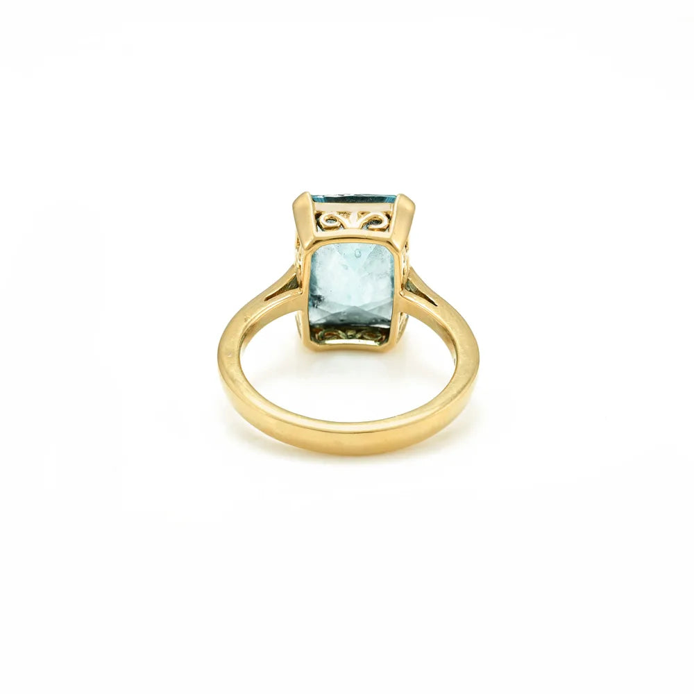 Fashionable Jewelry Natural Blue Topaz 18K Solid Yellow Gold Single Stone Ring