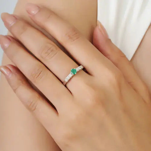 100% Authentic Emerald & Diamond 925 Sterling Silver Solitaire Accent Fine Ring For Women's Party Wear