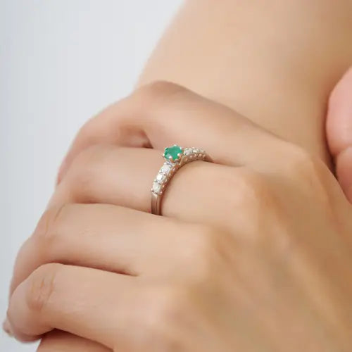 100% Authentic Emerald & Diamond 925 Sterling Silver Solitaire Accent Fine Ring For Women's Party Wear