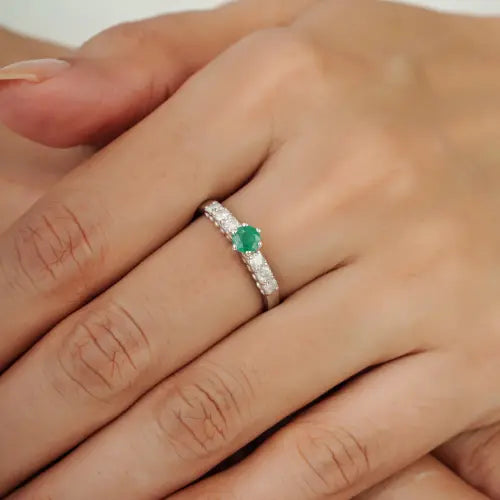 100% Authentic Emerald & Diamond 925 Sterling Silver Solitaire Accent Fine Ring For Women's Party Wear